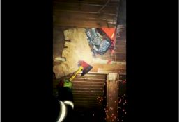 Incendiu violent Casa distrusa de un scurtcircuit | imaginea 1