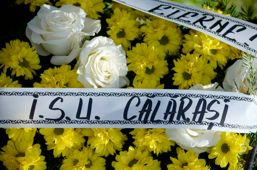 De Ziua Eroilor au cinstit memoria pompierilor militari cazuti la datorie | imaginea 1